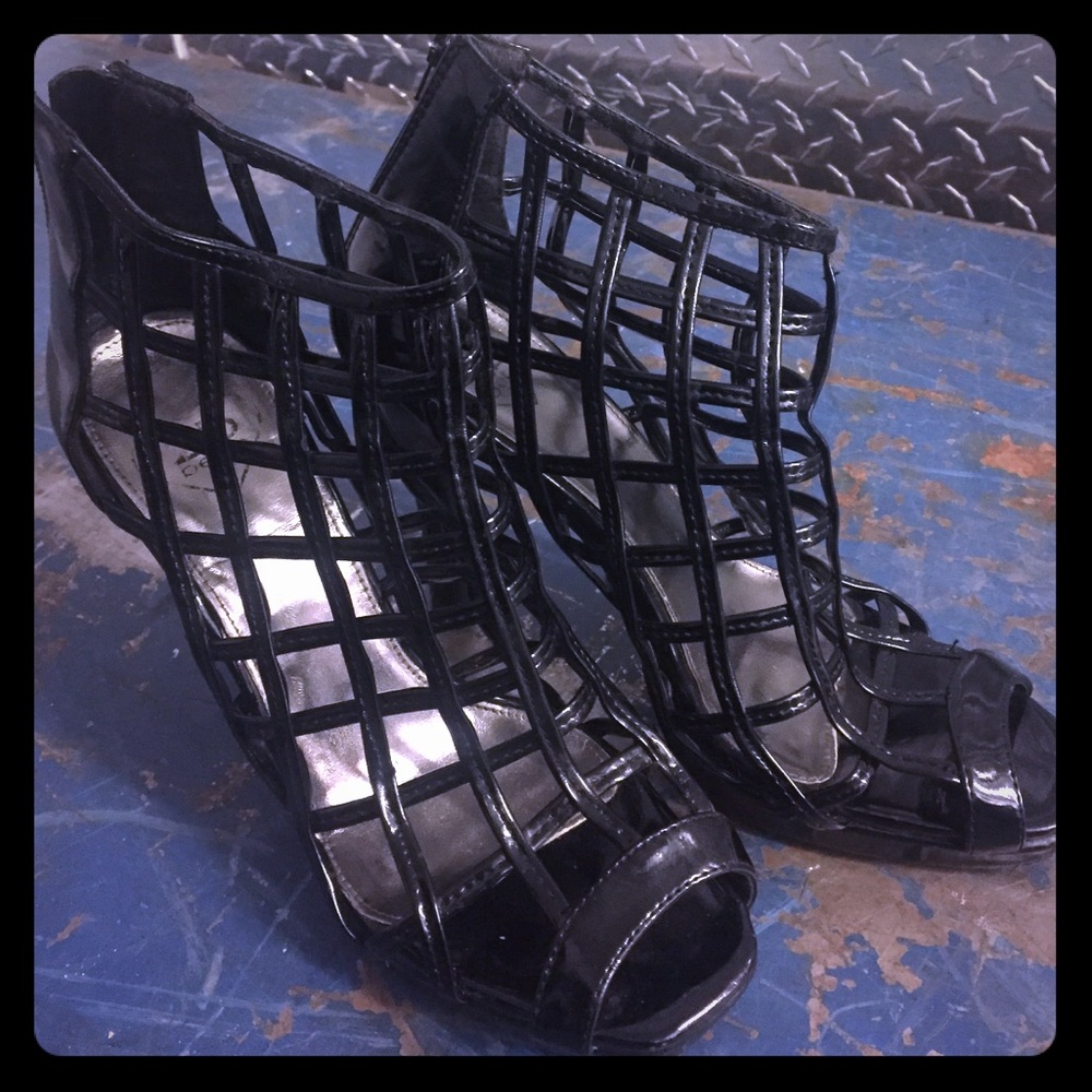Bebe 2B Black mesh zip up pumps